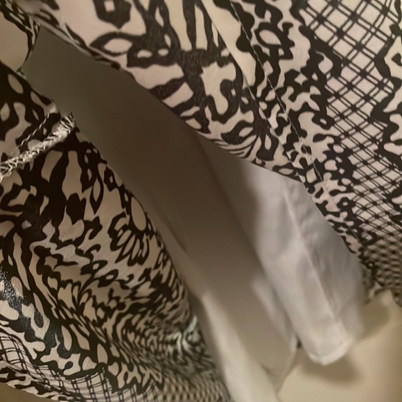 Unique pattern dress, donating 11/10 - Picture 8 of 8
